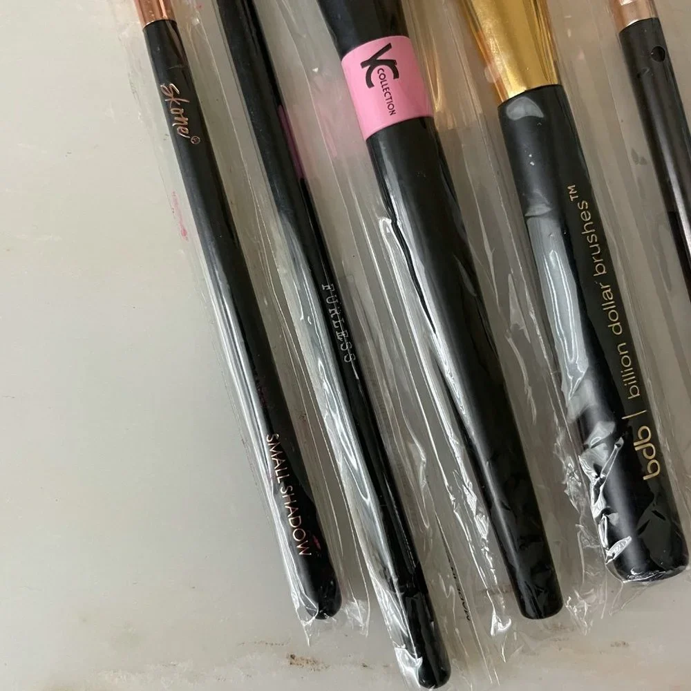 Assorted Makeup Brushes Bundle